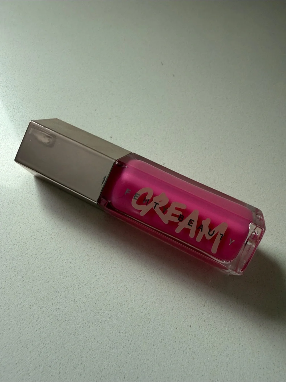 ✨NEW FENTY BUBBLE BINGE GLOSS BOMB✨